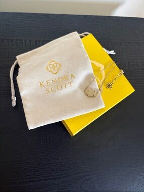 Beautiful White Kendra Scott Pendent Necklace